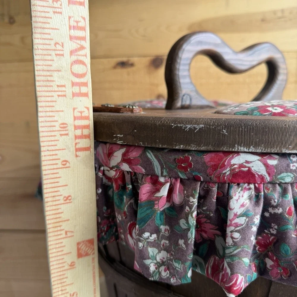 Vtg Half Bushel Floral Wooden Heart Lidded Basket Sewing Picnic Cottage‎ Granny